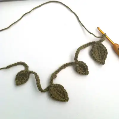 Leaf Garland Pattern step 4 - final assembly and finishing