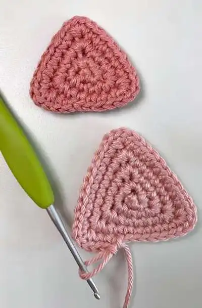 Pig Amigurumi Pattern step 4 - final assembly and finishing