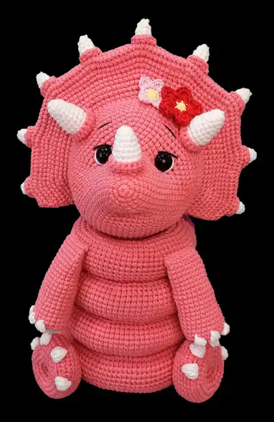 Triceratops Amigurumi Pattern step 1 - construction progress