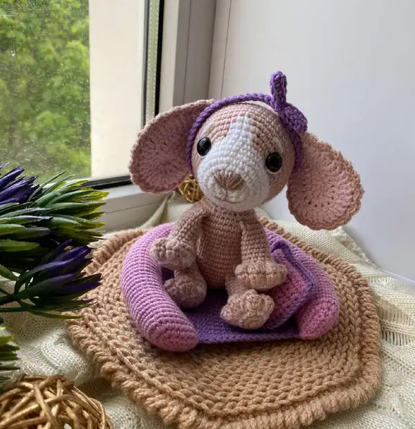Spaniel in a Dog Bed Amigurumi Pattern