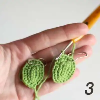 Snake Slythie Amigurumi Pattern step 4 - final assembly and finishing