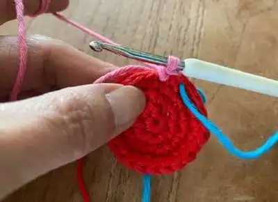 Colorful Hanging Basket Pattern step 4 - final assembly and finishing