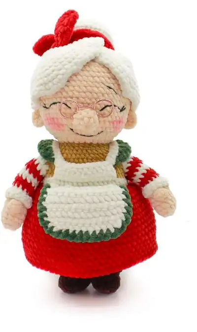Granny Claus Amigurumi Pattern step 2 - assembly progress
