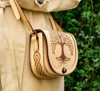 Tree of Life Leather Bag Pattern step 1 - construction progress