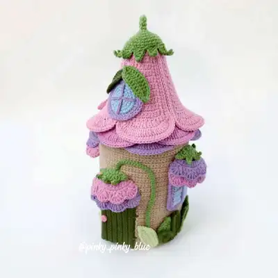 Floral Fairy House Amigurumi Pattern step 1 - construction progress