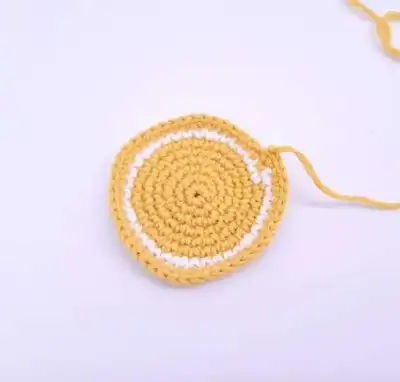 Half Lemon and Lemon Slices Amigurumi Pattern step 2 - assembly progress