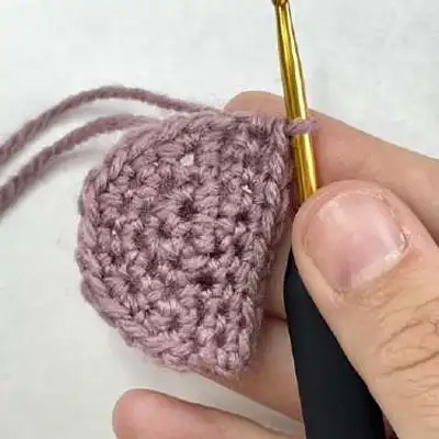 Ragdoll Pocket Jellyfish Amigurumi Pattern step 4 - final assembly and finishing