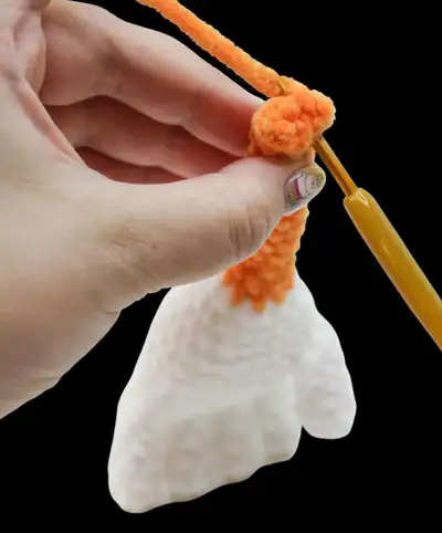 Copter-tailed Fox Amigurumi Pattern step 3 - details and accessories