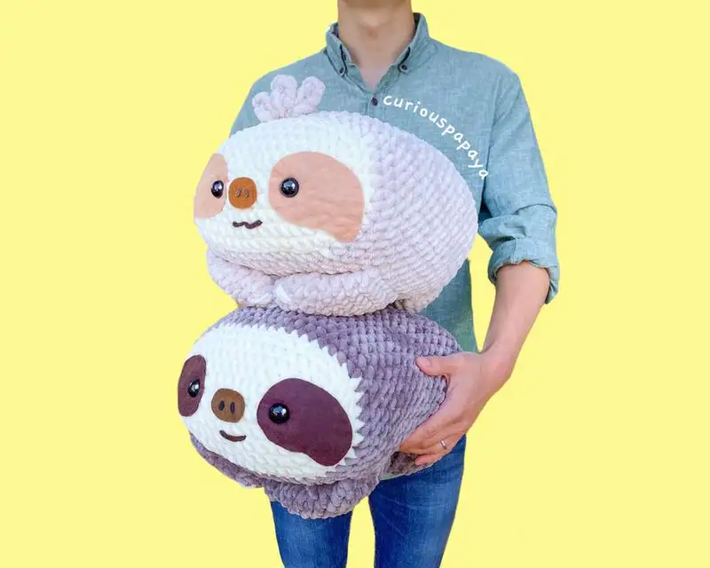 Free crochet pattern: Giant Sloth Amigurumi Pattern - Intermediate level tutorial