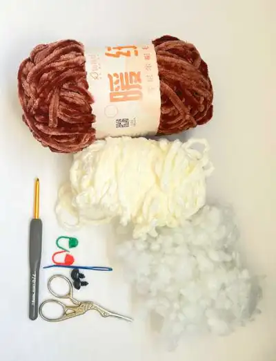 My little Bear Amigurumi Pattern step 4 - final assembly and finishing