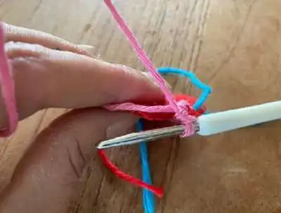 Colorful Hanging Basket Pattern step 3 - details and accessories
