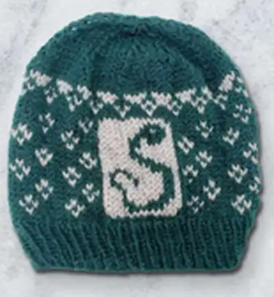 Slytherin Knit Hat Pattern step 2 - assembly progress
