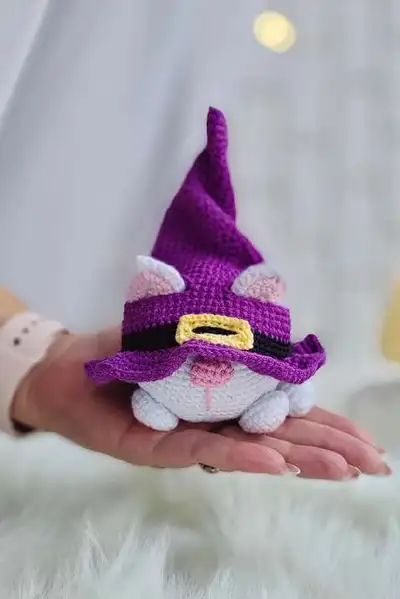 Halloween Cats Amigurumi Pattern step 2 - assembly progress