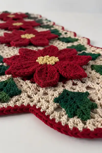 Christmas Poinsettia and Holly Table Runner Pattern step 2 - assembly progress