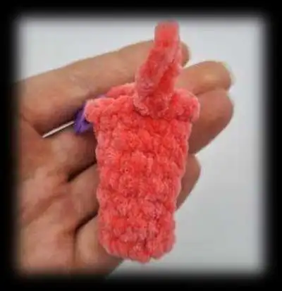 Swan Amigurumi Pattern step 4 - final assembly and finishing