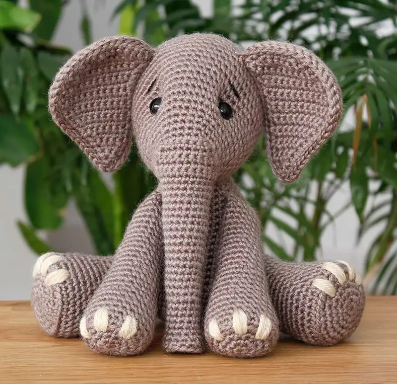 Free Intermediate crochet pattern: Bubba the Elephant Amigurumi Pattern - Easy to follow tutorial
