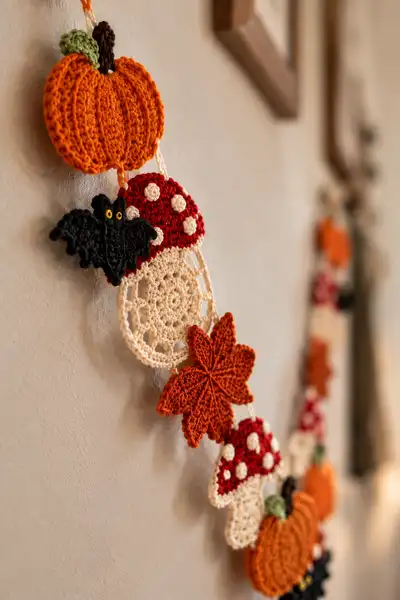 Mushroom Pumpkin and Bat Autumn Halloween Table Runner Pattern step 2 - assembly progress