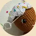 Gingerbread Amigurumi Pattern step 3 - details and accessories