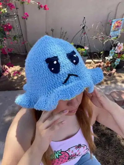 Reversible Octo Mood Hat Pattern step 4 - final assembly and finishing