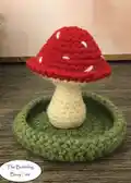 Mushroom Jewelry Holder Crochet Pattern step 1 - construction progress