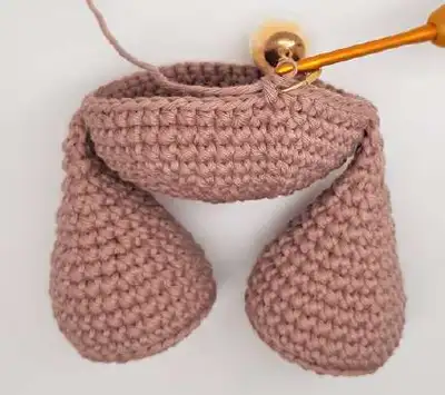 Pino Amigurumi Pattern step 3 - details and accessories