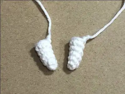 Kitty The Little White Kitten Amigurumi Pattern step 3 - details and accessories