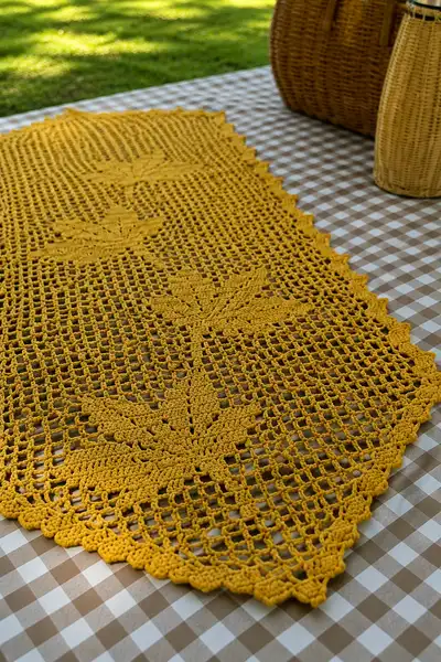 Golden Maple Leaf Filet Table Runner Pattern step 2 - assembly progress