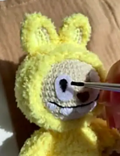 Fluffy Bunny LaBuBu Amigurumi Pattern step 3 - details and accessories