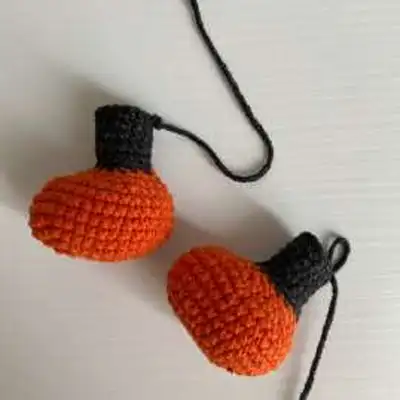 Potion Amigurumi Pattern step 4 - final assembly and finishing