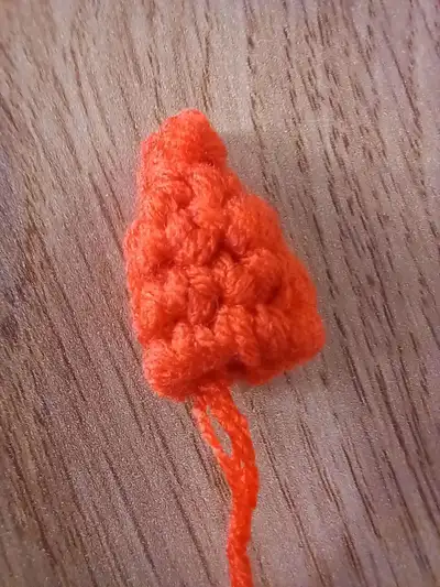 Crochet Snowman Ornaments Amigurumi Pattern step 3 - details and accessories