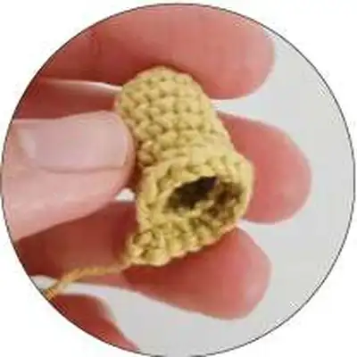 Worm Amigurumi Pattern step 4 - final assembly and finishing
