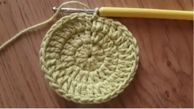 Crochet Double-Sided Round Potholders Pattern step 4 - final assembly and finishing