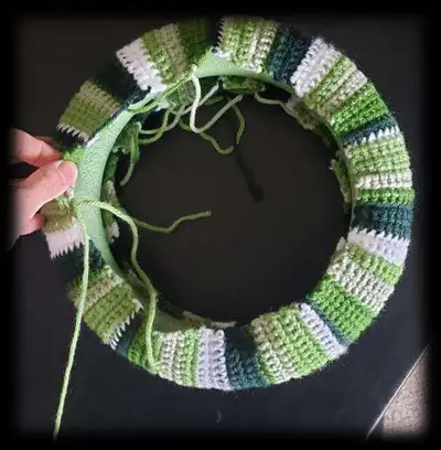 Lucky Gnome Wreath Amigurumi Pattern step 4 - final assembly and finishing