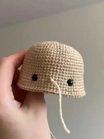 Alice, the Doll Amigurumi Pattern step 3 - details and accessories