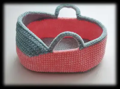Baby Cradle Crochet Pattern step 3 - details and accessories