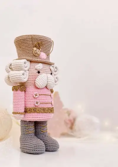 Theo the nutcracker Amigurumi Pattern step 4 - final assembly and finishing