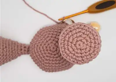 Pino Amigurumi Pattern step 4 - final assembly and finishing