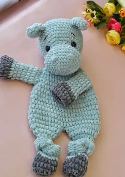 Hippo Lovey Amigurumi Pattern step 1 - construction progress