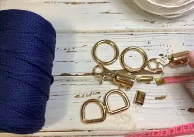Bag -pouch Crochet Pattern step 2 - assembly progress