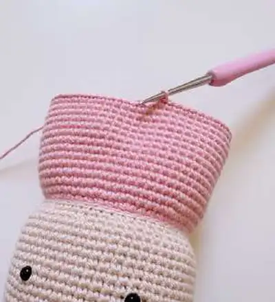 Theo the nutcracker Amigurumi Pattern step 3 - details and accessories