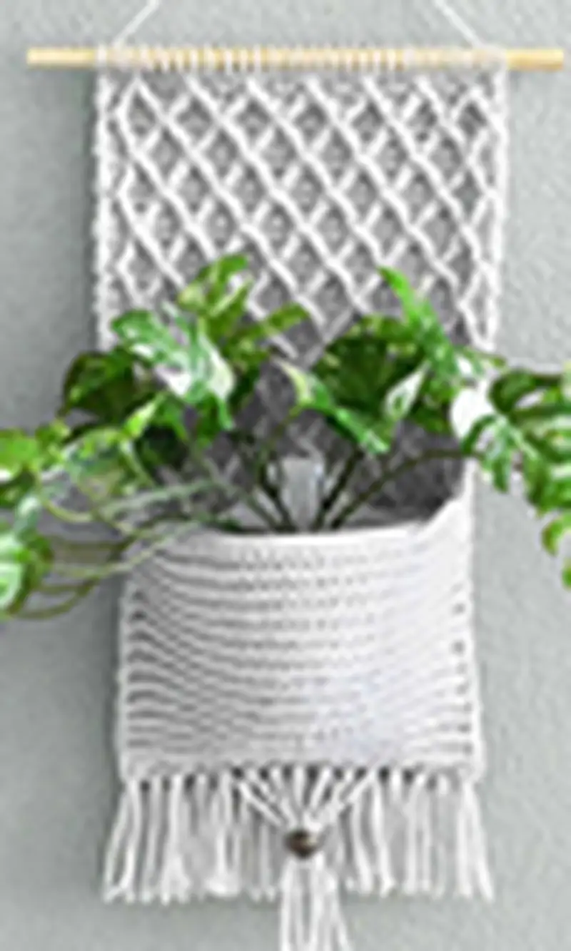 Free Intermediate crochet pattern: Pocket Wall Hanging Pattern - Easy to follow tutorial