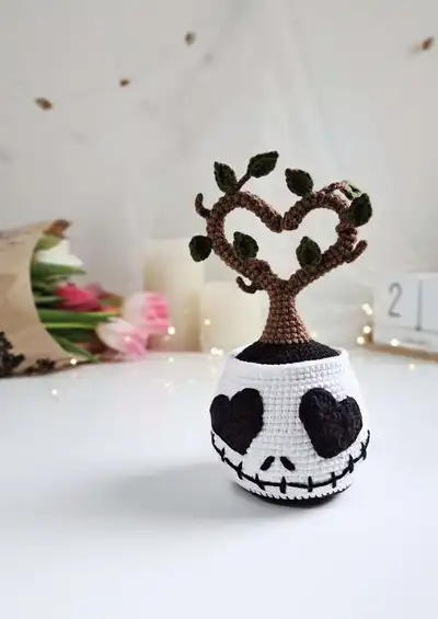 Jack in Love Amigurumi Pattern step 1 - construction progress