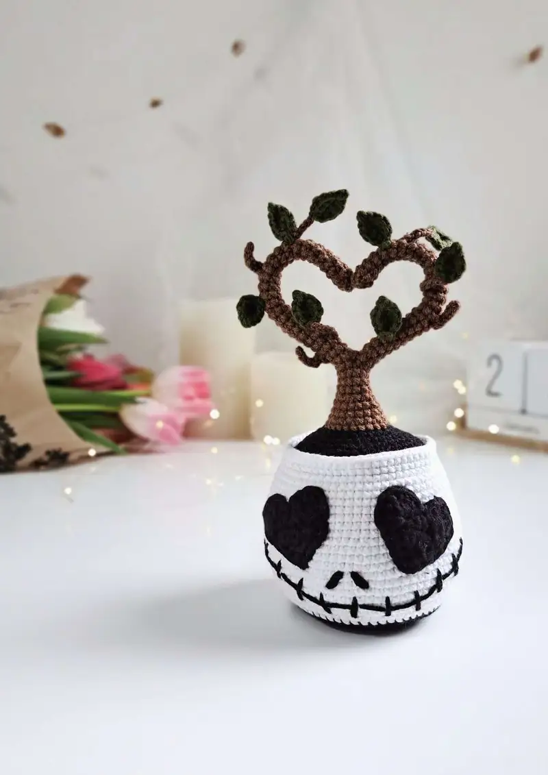 Free Intermediate crochet pattern: Jack in Love Amigurumi Pattern - Easy to follow tutorial