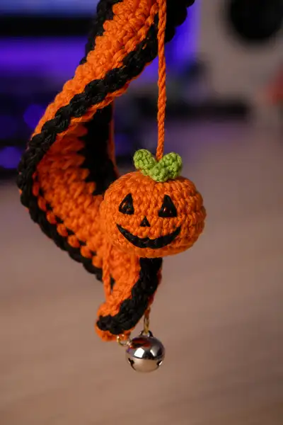 Spooky Halloween Spiral Decoration Pattern step 2 - assembly progress