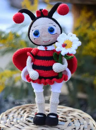 The Ladybug Amigurumi Pattern step 1 - construction progress