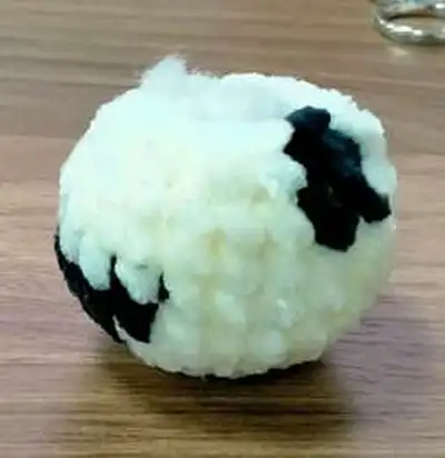 Keychain Cow Amigurumi Pattern step 2 - assembly progress