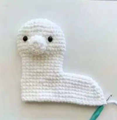 Layla the Llama Amigurumi Pattern step 2 - assembly progress