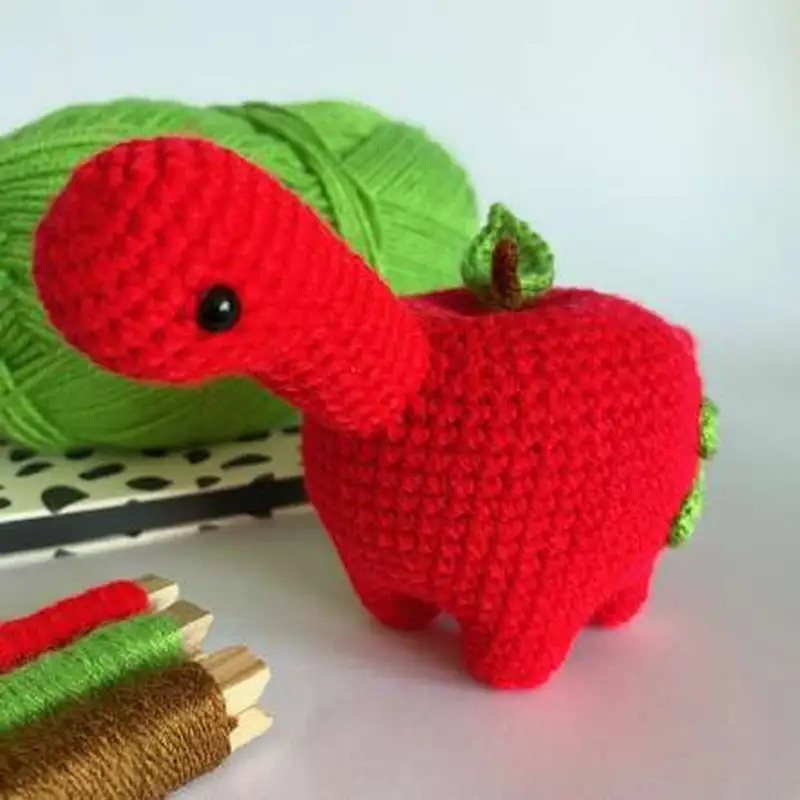 Free Intermediate crochet pattern: Appletosaurus Amigurumi Pattern - Easy to follow tutorial