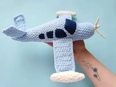 Plush Bonanza Beechcraft V-tail crochet pattern amigurumi pattern step 1 - construction progress