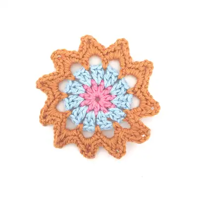 Crochet Flower Ebook Pattern step 1 - construction progress